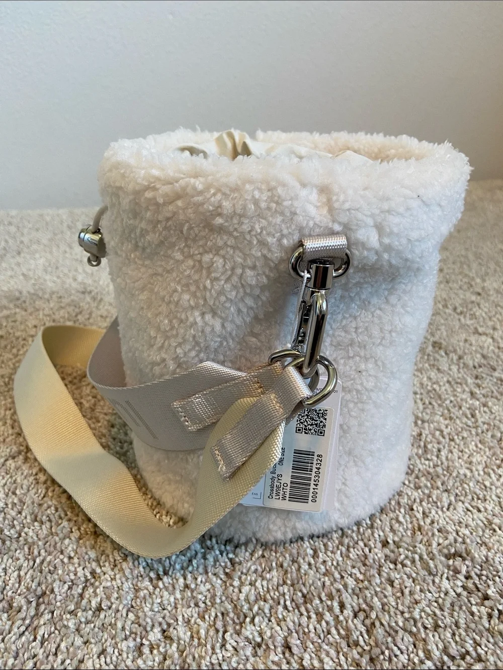 Lululemon • Crossbody Bucket Bag Fleece 2.5L White Opal